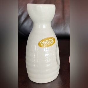 2/$20💙Japanese Sake Pourer